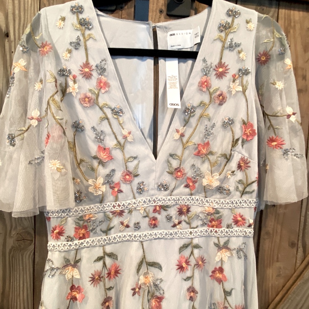 *NWT* ASOS Embroidered Flutter Sleeve Dress Sz 6
